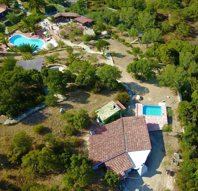 Residence Villa Smeralda Telti Екстер'єр фото