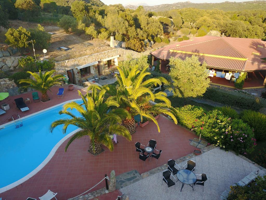 Residence Villa Smeralda Telti Екстер'єр фото