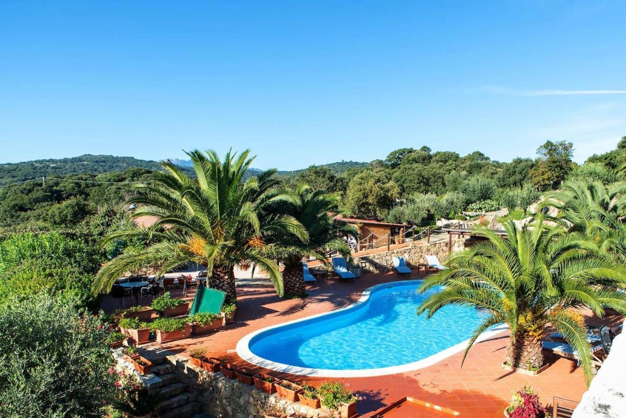 Residence Villa Smeralda Telti Екстер'єр фото