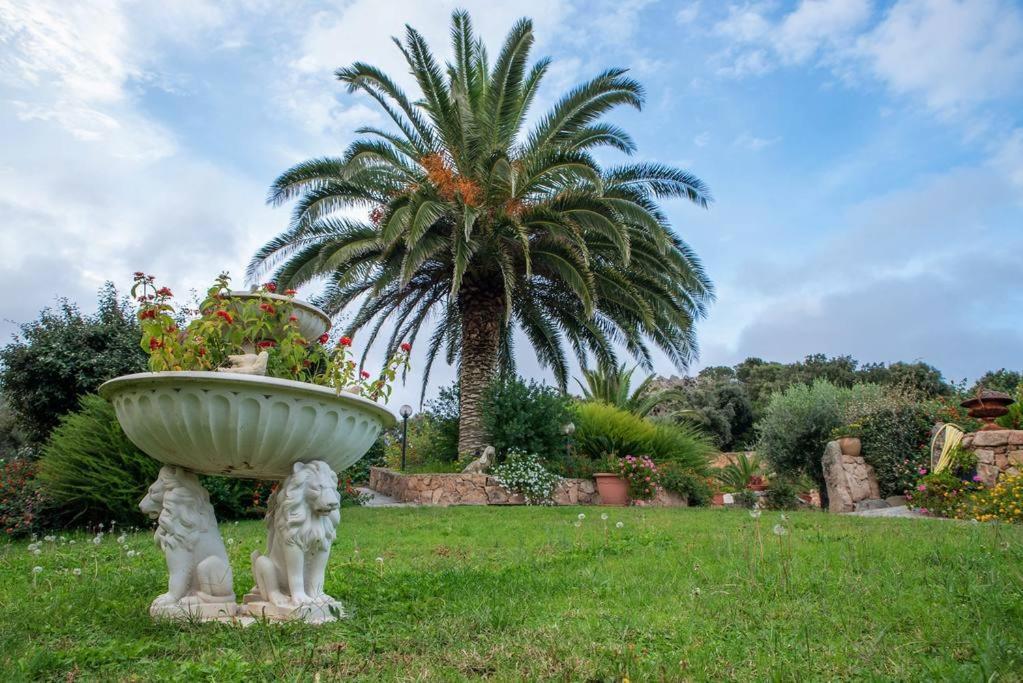 Residence Villa Smeralda Telti Екстер'єр фото