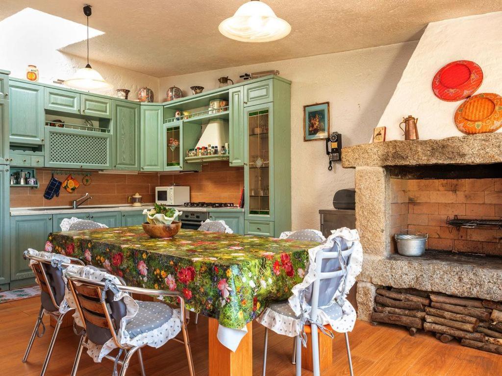 Residence Villa Smeralda Telti Екстер'єр фото