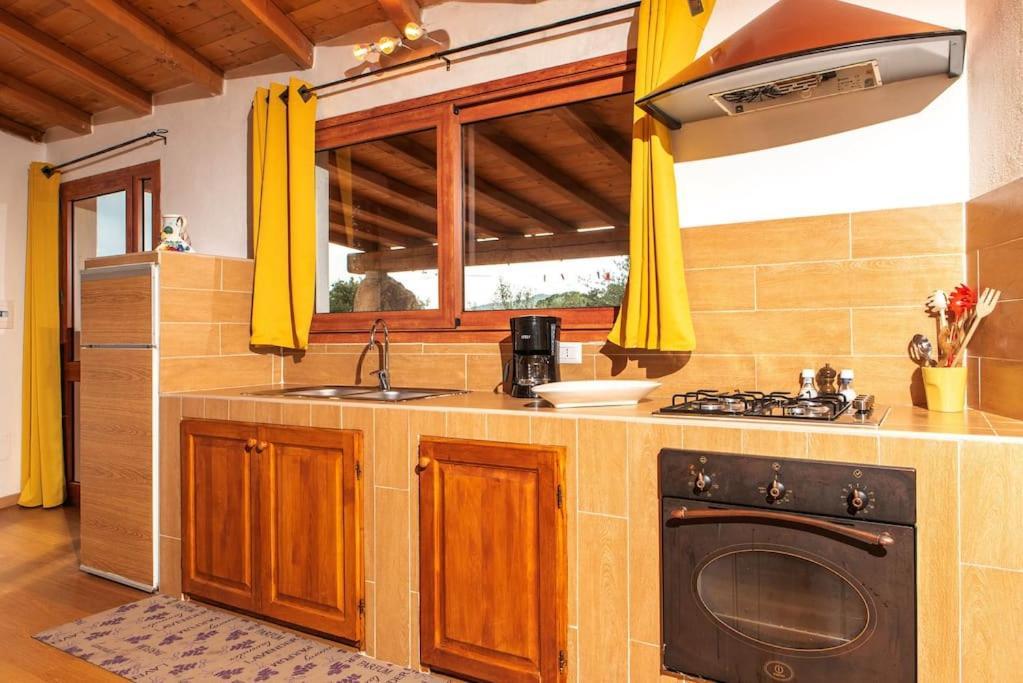 Residence Villa Smeralda Telti Екстер'єр фото