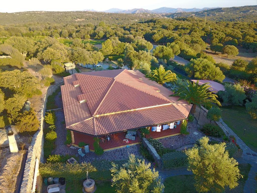 Residence Villa Smeralda Telti Екстер'єр фото