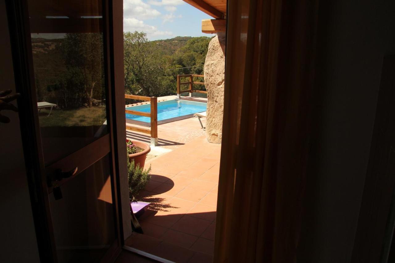 Residence Villa Smeralda Telti Екстер'єр фото