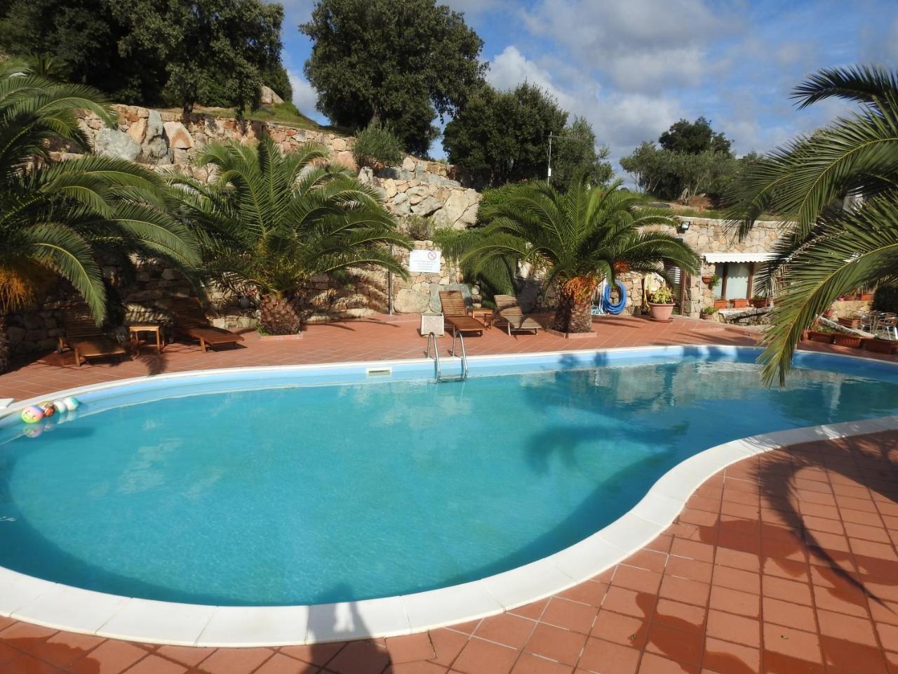 Residence Villa Smeralda Telti Екстер'єр фото